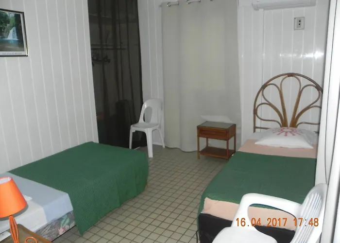 Bright Bungalow On The West Coast Of Basse-Terre With Sea Views, 150M